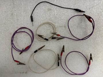 Krokodillenklemmen en kabels beschikbaar voor biedingen