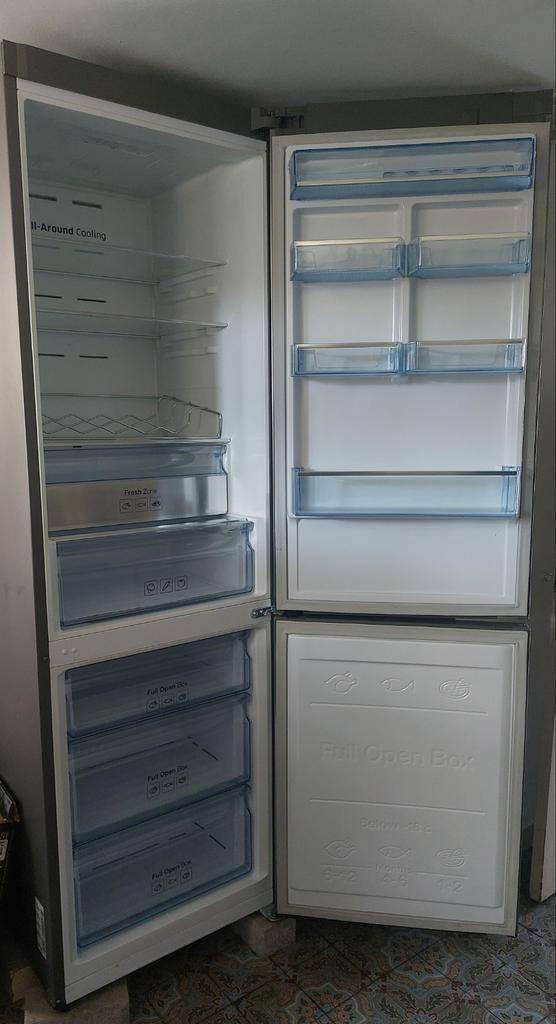Frigo congélateur samsung no frost, Electroménager, Réfrigérateurs & Frigos, Comme neuf, Avec compartiment congélateur, 160 cm ou plus