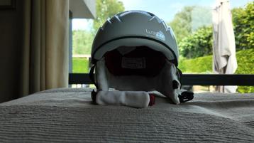 witte helm