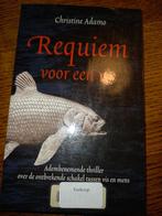 C. Adamo - Requiem voor een vis, Boeken, Ophalen of Verzenden, Zo goed als nieuw, C. Adamo