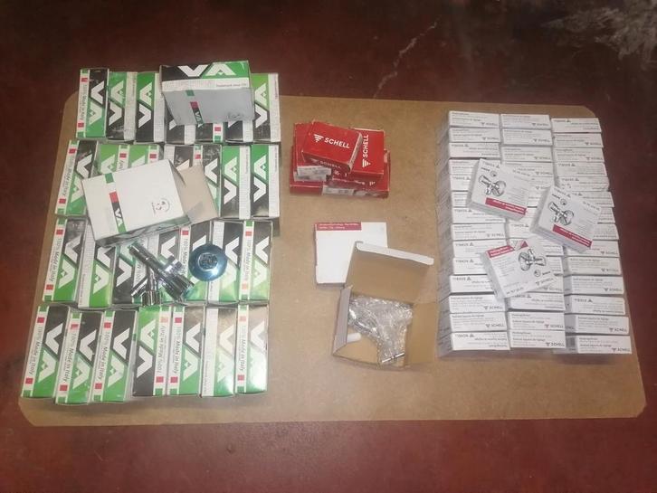 LOT ACCESSOIRE SANIT/CHAUF RESTE CHANTIER, Bricolage & Construction, Sanitaire, Comme neuf, Robinet, Enlèvement