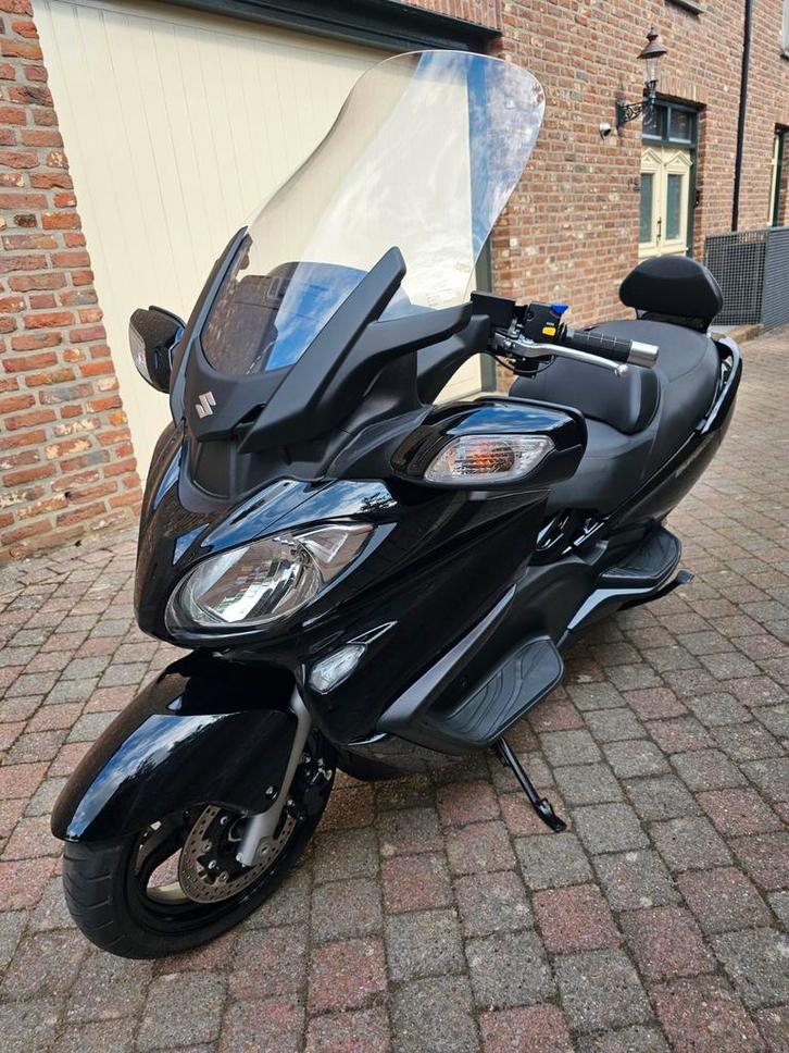 Suzuki burgman AN 650 top staat, met 9966km 1 ste eigenaar, Motoren, Motoren | Suzuki, Particulier, Scooter, meer dan 35 kW, 2 cilinders