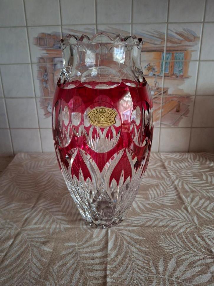 Kristallen vaas, Huis en Inrichting, Woonaccessoires | Vazen, Zo goed als nieuw, Rood, Minder dan 50 cm, Ophalen
