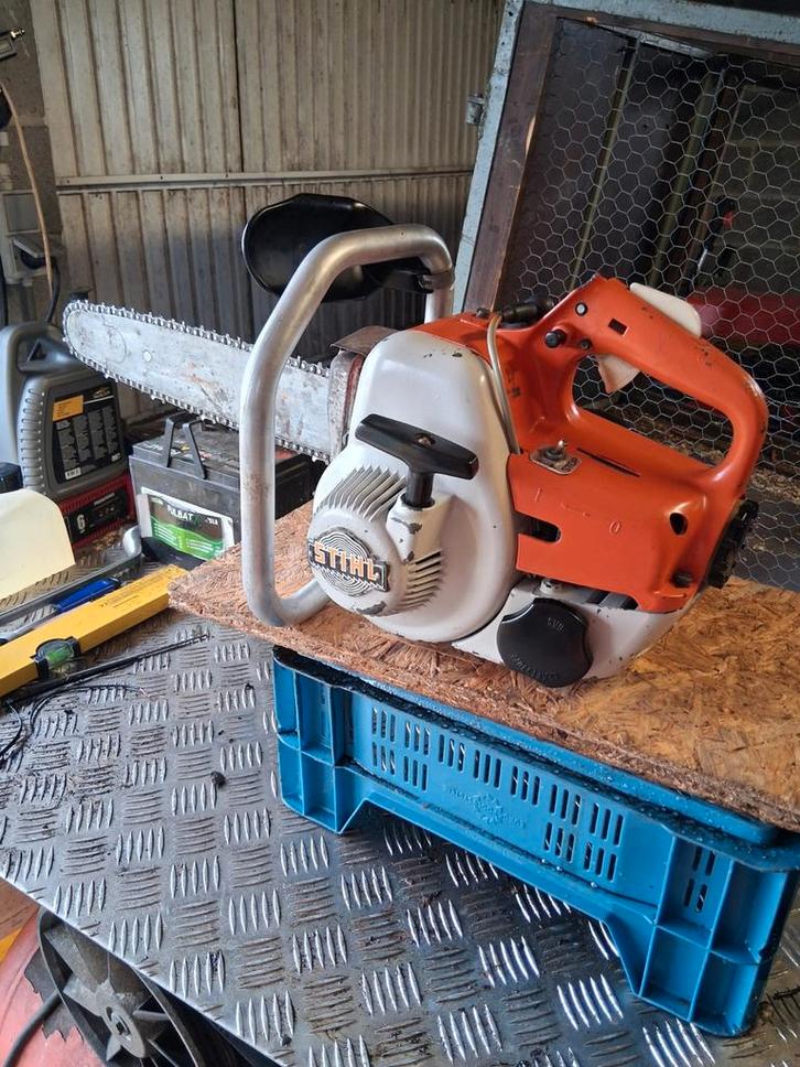 Tronconneuse stihl 08s ancien modéle, Articles professionnels, Machines & Construction | Travail du bois, Enlèvement