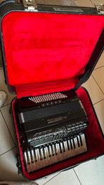 Bugari-artiest Cassoto, Muziek en Instrumenten, Met riemen, Toetsaccordeon, Zo goed als nieuw, 96-bas