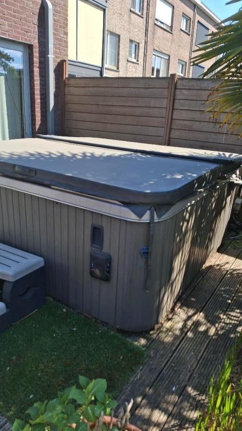 jacuzzy, Hobby en Vrije tijd, Overige Hobby en Vrije tijd, Gebruikt, Ophalen