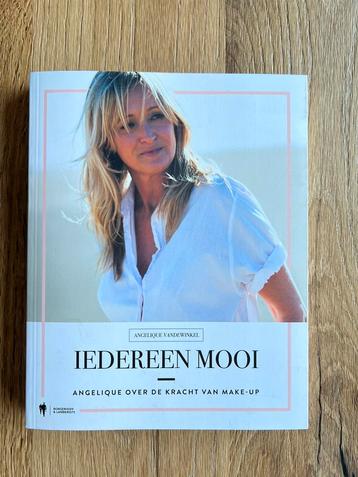 De kracht van make-up beschikbaar voor biedingen