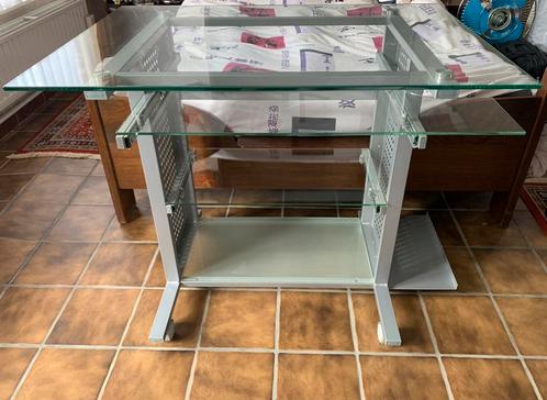 Modern glazen bureau, Huis en Inrichting, Bureaus, Zo goed als nieuw, Bureau, Met wielen, Ophalen