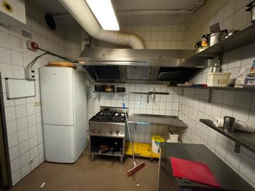 Cuisine d'accueil, Enlèvement, Utilisé, Cuisinière, Friteuse et Grils