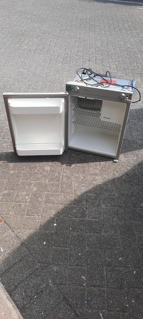 Dometic RM 4211 camper caravan koelkast frigo op gas 12v 220, Caravans en Kamperen, Mobilhome-accessoires, Ophalen of Verzenden