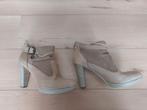Enkellaarsjes van Nero Giardini# hoge hak# beige# maat 39, Ophalen of Verzenden, Beige