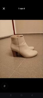 Laarsjes, Enlèvement