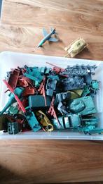 speelgoed legervoertuigen, Ophalen