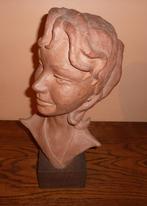 Vrouwenbuste in Terra Cotta., Ophalen
