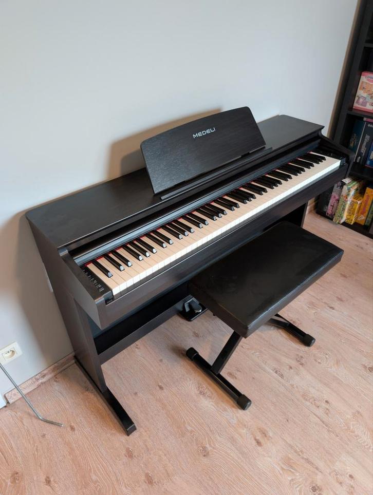 Medeli DP260 - digitale piano met toebehoren, Muziek en Instrumenten, Piano's, Zo goed als nieuw, Piano, Ophalen