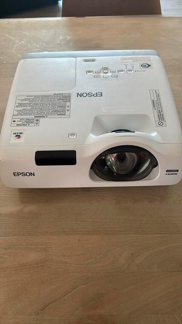 Epson shortrow beamer EB-535W, Audio, Tv en Foto, Beamers, Ophalen of Verzenden, Zo goed als nieuw, LCD, Epson