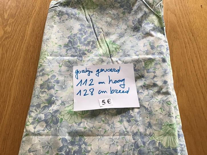 1 gordijn, gevoerd, van 112 cm hoog voor slechts 5 euro, Huis en Inrichting, Stoffering | Gordijnen en Lamellen, Zo goed als nieuw