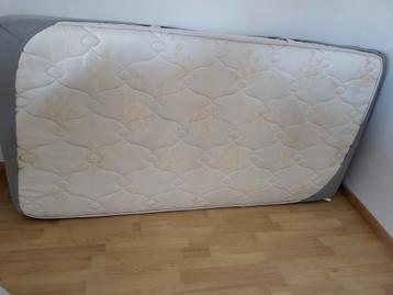 Matras 200x100 in goede staat  beschikbaar voor biedingen