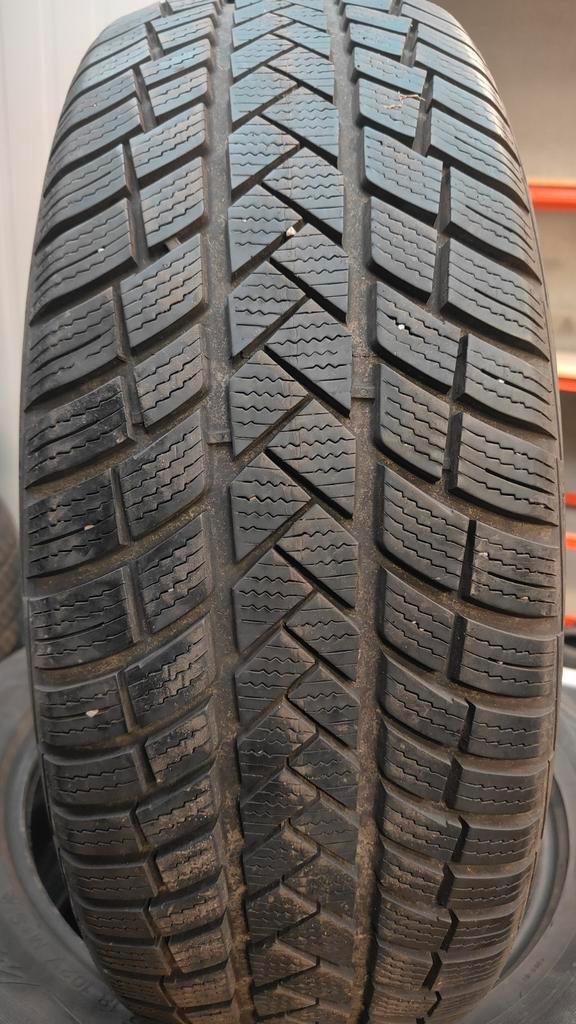 225/55r18 Vredestein 50€ chacun avec montage et équilibrage, Autos : Divers, Pièces de sport automobile, Enlèvement