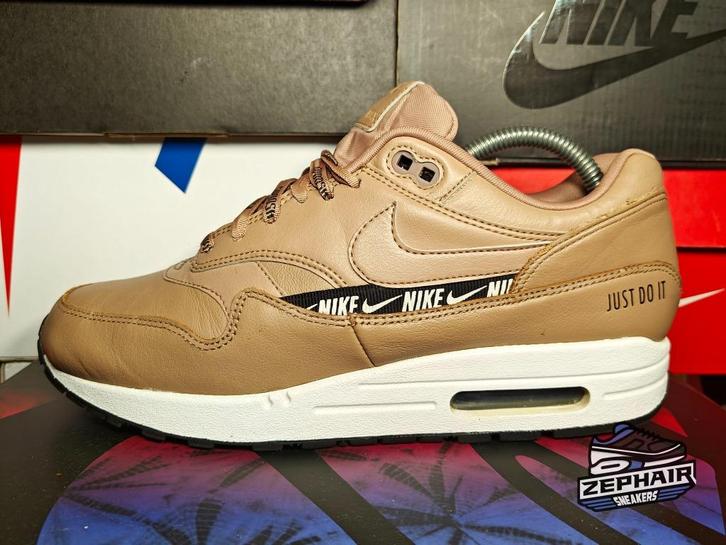 Nike Air Max 1 'Tan Logo' EU42 2018, Kleding | Heren, Schoenen, Gedragen, Sneakers, Overige kleuren, Ophalen of Verzenden