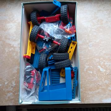 Constructie speelgoed beschikbaar voor biedingen