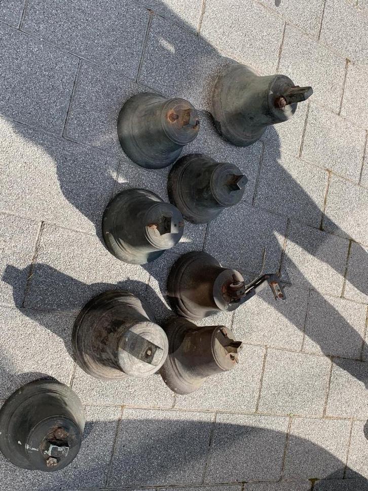 Massief Bronzen kerkklokken 8stuks, Antiek en Kunst, Kunst | Overige Kunst, Ophalen