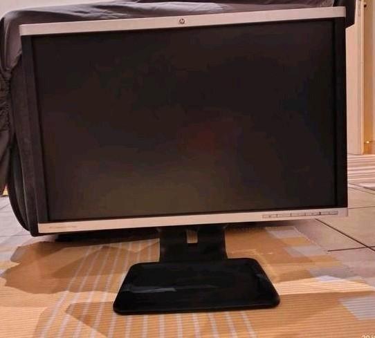 HP 22" scherm - gebruikt*zeer oud -! lees de beschrijving., Computers en Software, Monitoren, Gebruikt, 60 Hz of minder, DisplayPort