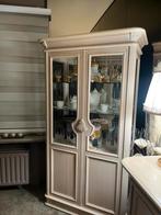 Vitrine + grote tafel + dressoir helemaal in hout, Antiek en Kunst