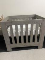 Baby box met matras zo goed als nieuw, Kinderen en Baby's, Babyparken, Ophalen