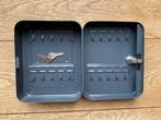 Metalen sleutelkastje 16x19, grijs, Huis en Inrichting, Kasten | Lockerkasten, Ophalen of Verzenden, Gebruikt