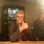 Man zoekt leuke vrouw, Contacten en Berichten