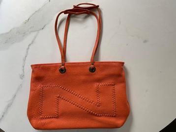 Handtas oranje beschikbaar voor biedingen