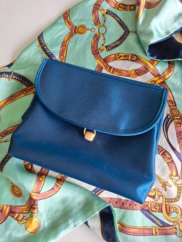 Toilettas Guerlain Paris blauw beschikbaar voor biedingen
