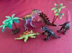 5 dinosaurussen en 2 boompjes uit plastiek, Comme neuf, Enlèvement ou Envoi