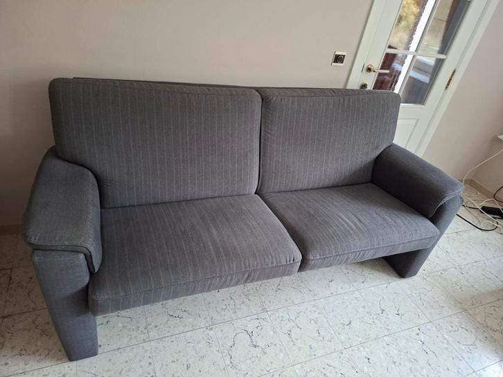 Te koop, 3 zit en 2 zit, deze worden  samen  verkocht grijs, Huis en Inrichting, Zetels | Zetels en Chaises Longues, Zo goed als nieuw
