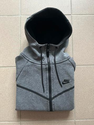 nike tech vest beschikbaar voor biedingen