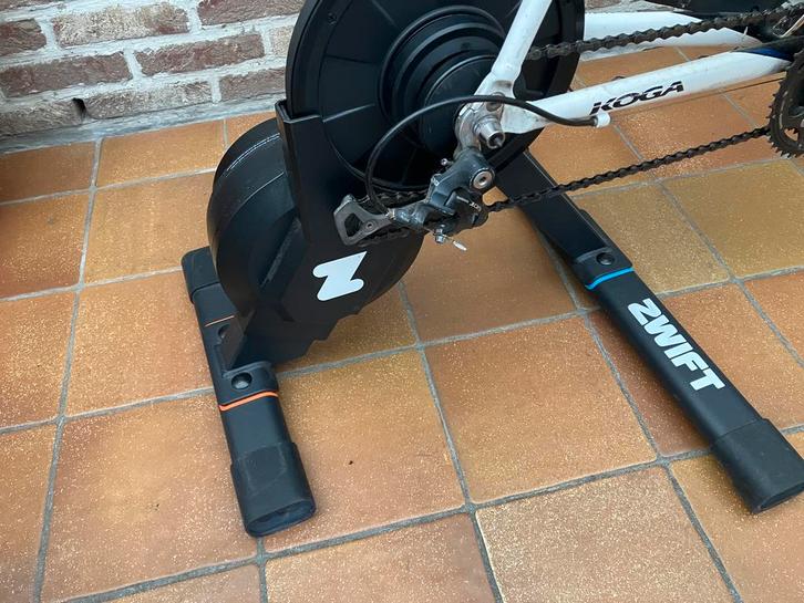 Zwift Hub One – met Cog & Click, Sport en Fitness, Wielrennen, Gebruikt, Ophalen