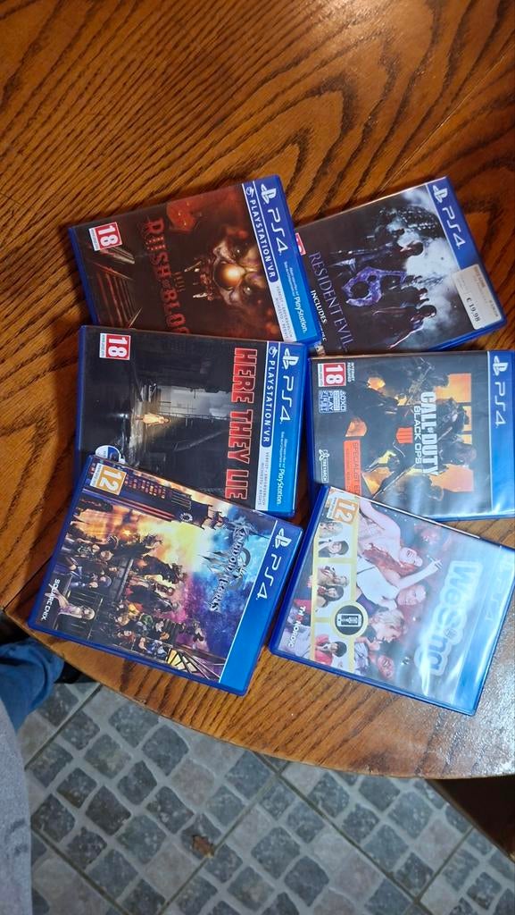 6 PS 4 games, Enlèvement