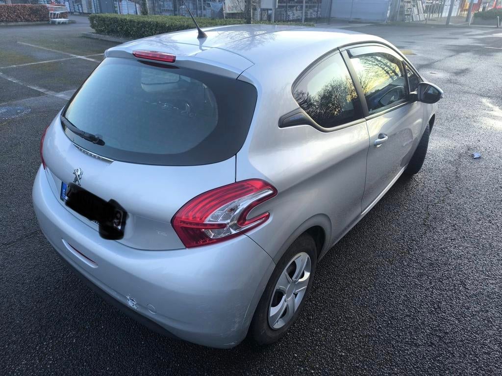 Peugeot 208, Autos, Peugeot, Particulier, Airbags, Air conditionné, Bluetooth, Ordinateur de bord, Verrouillage central, Cruise Control