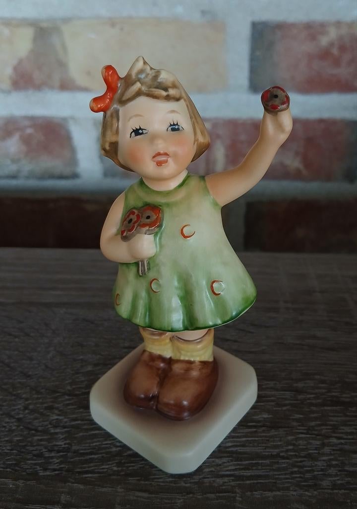 Hummel nr. 793 - Forever Yours - 10 cm - Zie Tekst, Collections, Statues & Figurines, Comme neuf, Hummel, Enlèvement ou Envoi