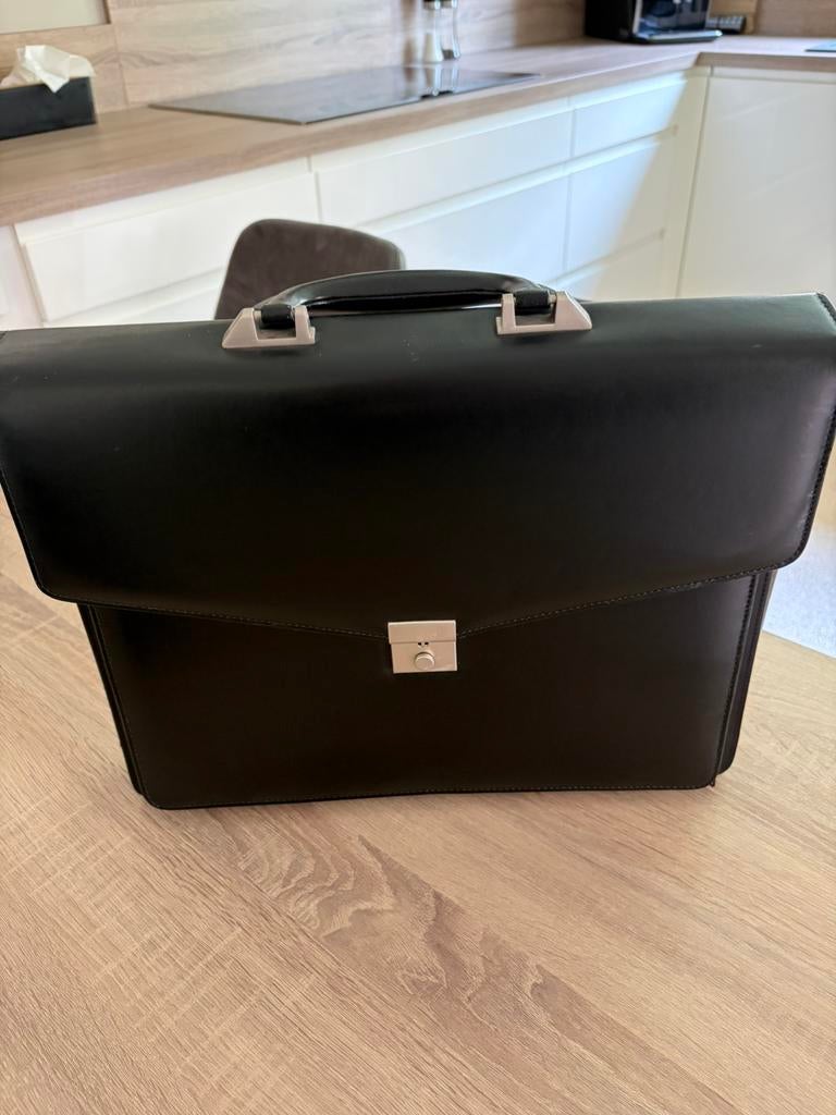 Aktetas, Ophalen, Zo goed als nieuw