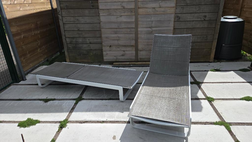 Twee ligbedden van Bristol, Tuin en Terras, Ligbedden, Gebruikt, Aluminium, Verstelbaar, Ophalen