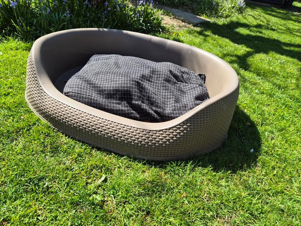 Grote kunststof  hondenmand, Enlèvement