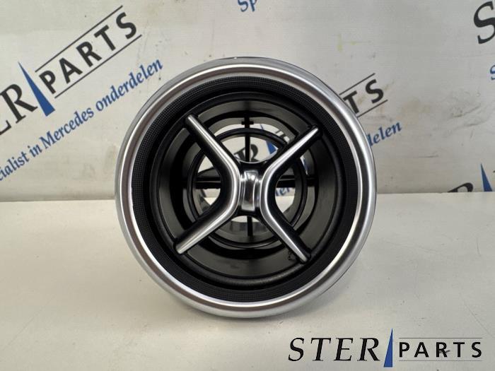 Luchtrooster Dashboard van een Mercedes GLA, Gebruikt, -, Ophalen of Verzenden, -