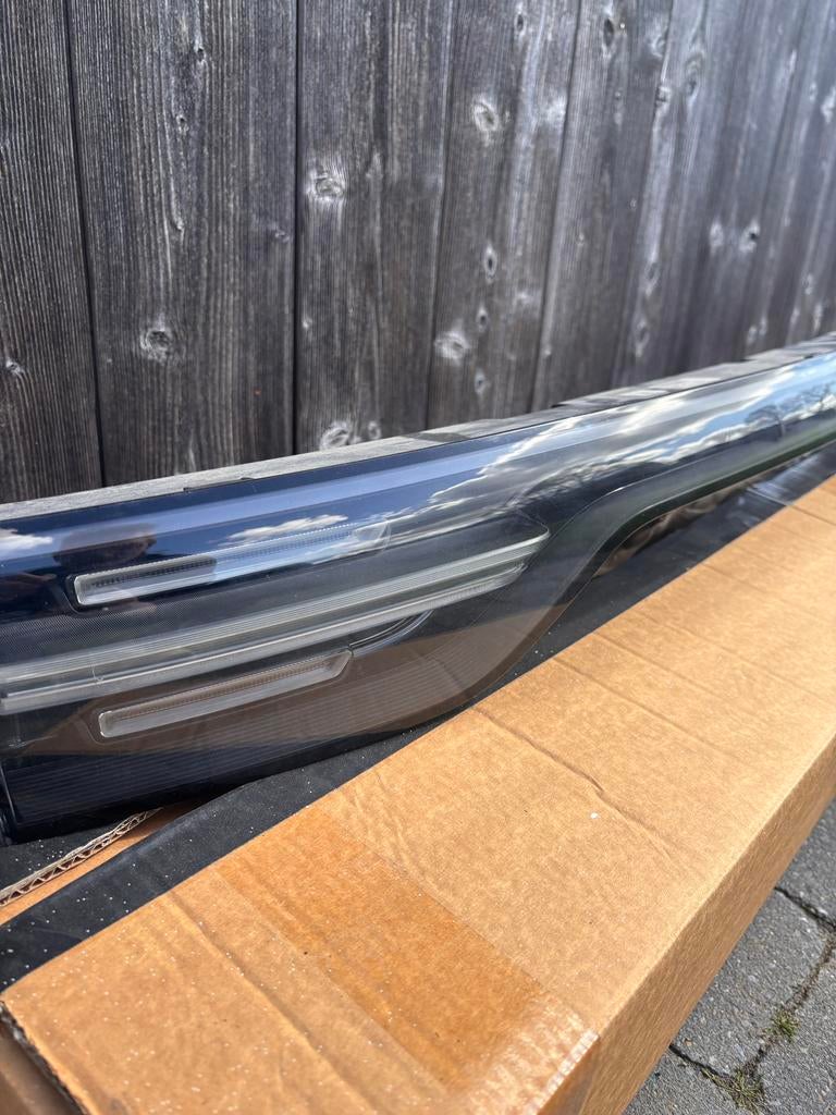 19 20 21 PORSCHE CAYENNE CENTRAAL ACHTERLICHT ZWART, Fietsen en Brommers, Brommeronderdelen | Zundapp, Zo goed als nieuw, Ophalen of Verzenden