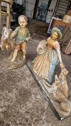 Paar antieke gipsen beeldjes uit '90 — pastorale scène, Antiek en Kunst, Ophalen
