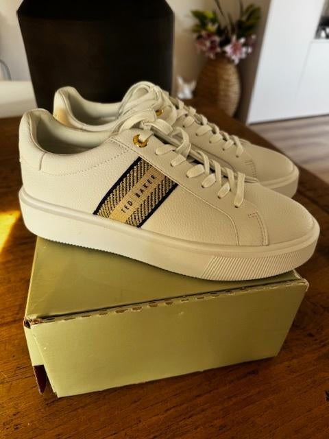 splinternieuwe witte leren sneakers Ted Baker 39, Kleding | Dames, Nieuw, Ophalen of Verzenden, Sneakers, Ted Baker