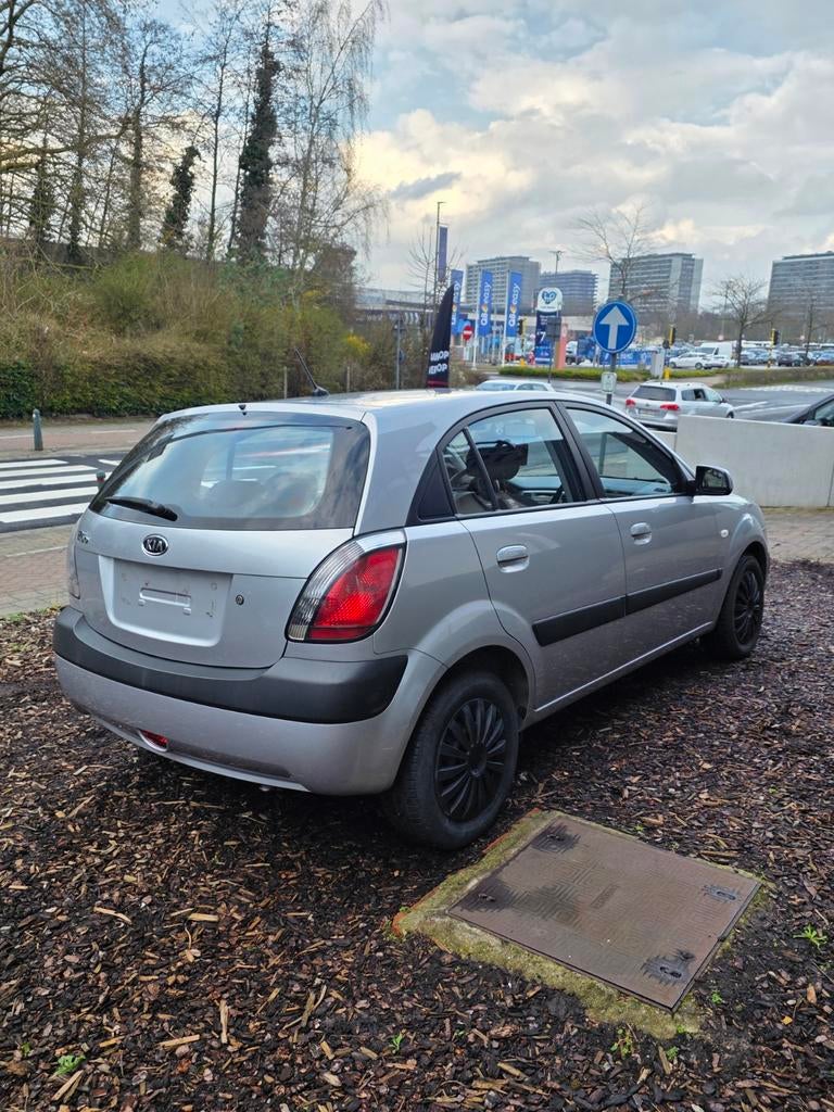 Kia Rio 1.4 Motion – Zeer Lage Kilometerstand – Topstaat!, Autos, Achat, Entreprise, Garantie prolongée, Boîte manuelle