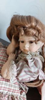 poupée de collection vintage cochée en porcelaine, Enlèvement ou Envoi, Comme neuf, Poupée