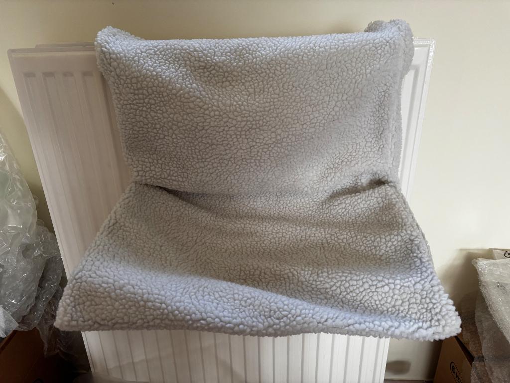 Hangmat voor radiator, voor katten, Dieren en Toebehoren, Ophalen, Zo goed als nieuw